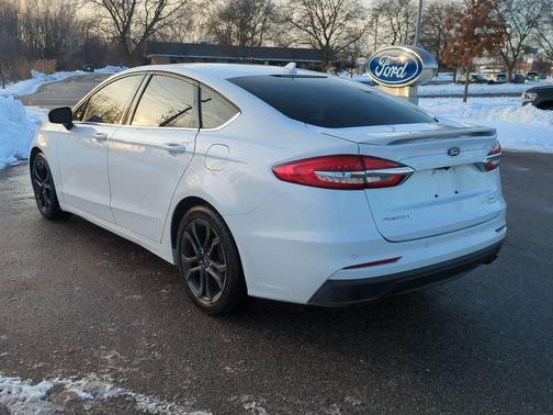 2020 Ford Fusion SE
