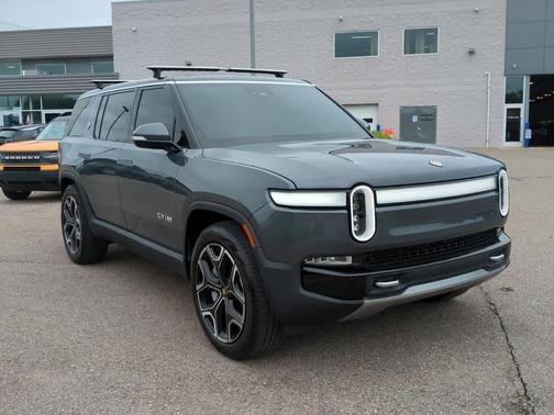 2024 Rivian R1S