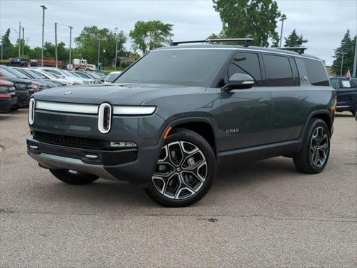 2024 Rivian R1S Adventure