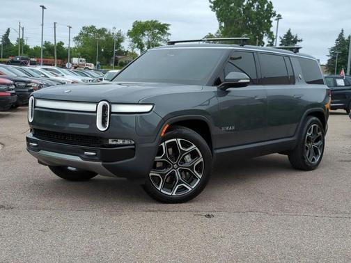 2024 Rivian R1S