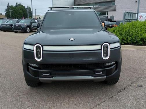 2024 Rivian R1S Adventure