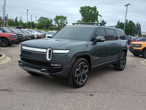 2024 Rivian R1S Adventure