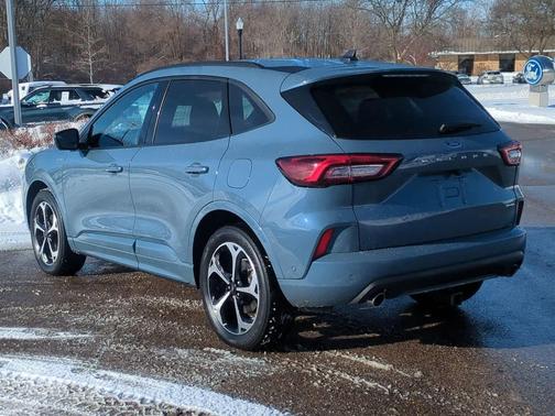 2023 Ford Escape ST-Line Elite
