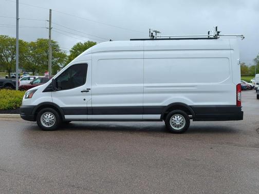 2022 Ford Transit-250 Base