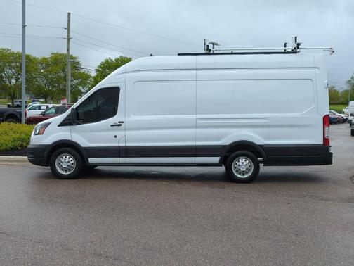 2022 Ford Transit-250 Base