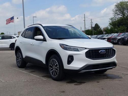 Star White 2024 Ford Escape PHEV
