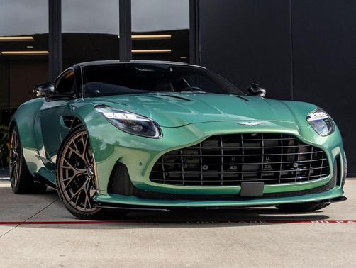 Q Iridescent Emerald 2025 Aston Martin DB12