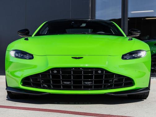 2022 Aston Martin Vantage 