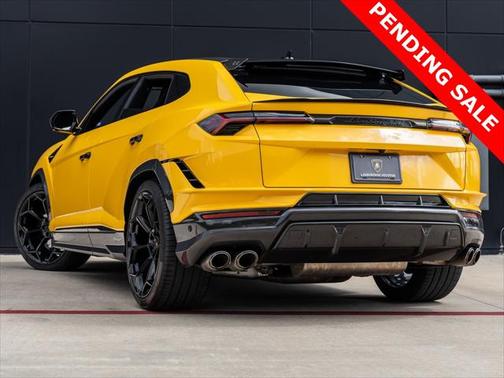 2023 Lamborghini Urus Performante