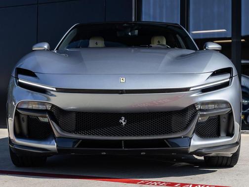 Grigio Titanio Metallic 2025 Ferrari Purosangue Base