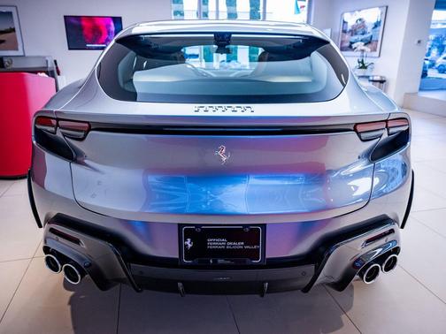 Grigio Titanio Metallic 2025 Ferrari Purosangue Base