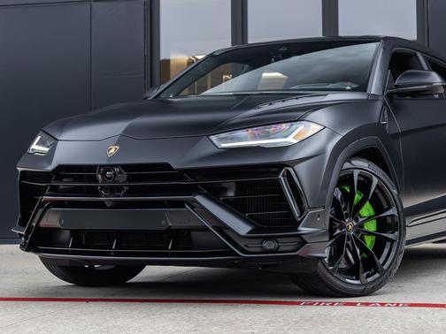 Nero Nemesis Matt 2023 Lamborghini Urus S