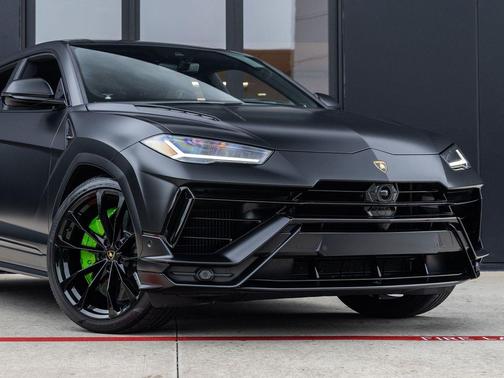 Nero Nemesis Matt 2023 Lamborghini Urus S