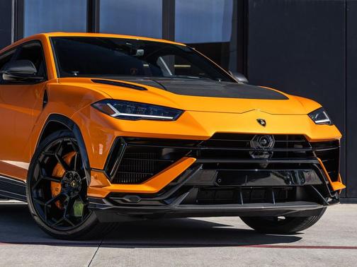 Arancio Borealis Metallic 2024 Lamborghini Urus Performante