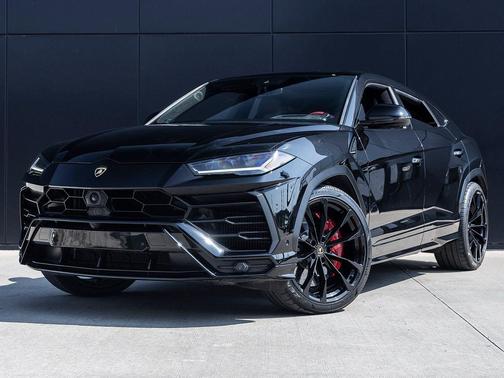 2022 Lamborghini Urus Graphite Capsule