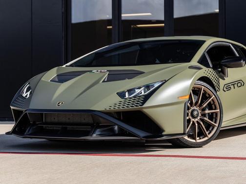 2024 Lamborghini Huracan STO Coupe