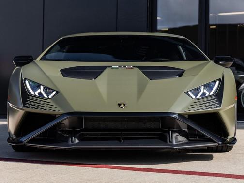 2024 Lamborghini Huracan STO Coupe