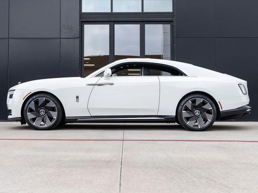 English White 2026 Rolls-Royce Spectre