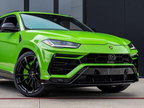 2022 Lamborghini Urus Graphite Capsule