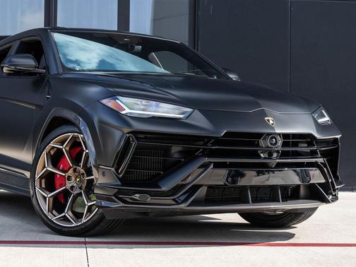 2023 Lamborghini Urus Performante