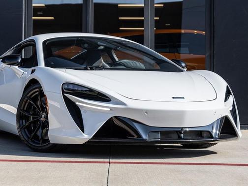 2024 McLaren Artura TechLux