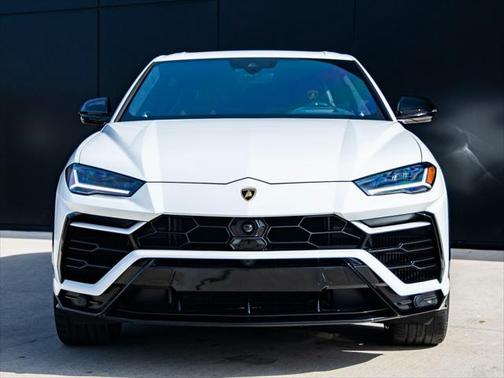 2022 Lamborghini Urus Graphite Capsule