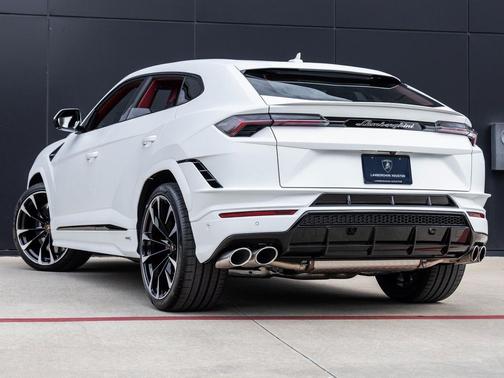 2024 Lamborghini Urus S
