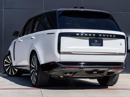 2022 Land Rover Range Rover 5.0L V8 Supercharged SV Autobiography