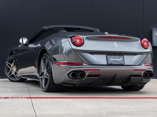 Grigio Silverstone Metallic 2017 Ferrari California T