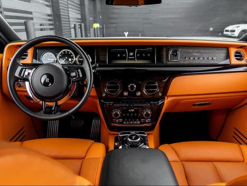 2022 Rolls-Royce Phantom