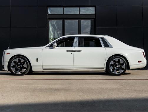 2022 Rolls-Royce Phantom