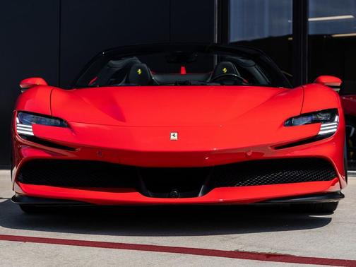 2023 Ferrari SF90 Spider 