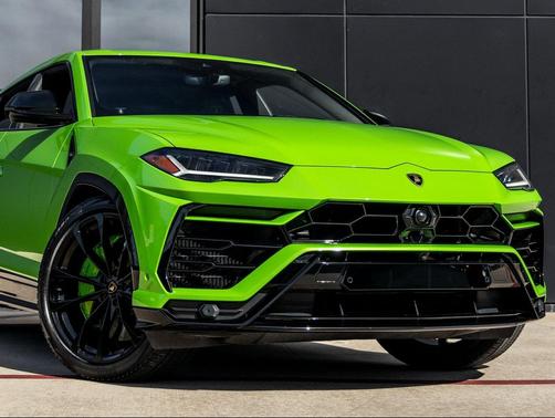 2022 Lamborghini Urus Graphite Capsule