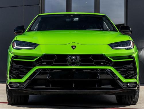 2022 Lamborghini Urus Graphite Capsule