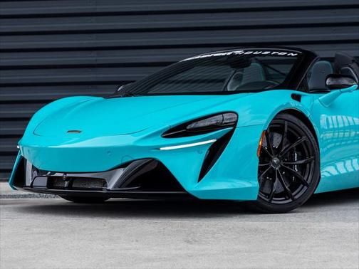 2025 McLaren Artura TechLux