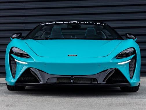 2025 McLaren Artura TechLux