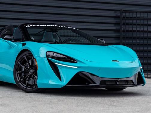 2025 McLaren Artura TechLux