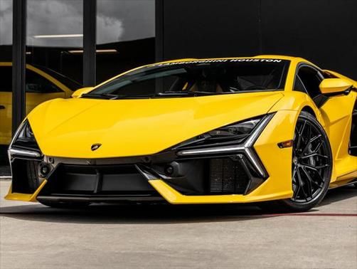 2024 Lamborghini Revuelto Base