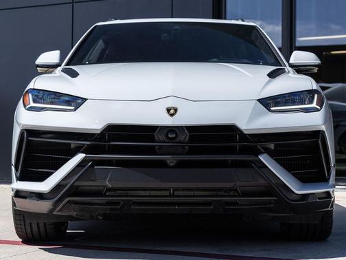 2023 Lamborghini Urus S