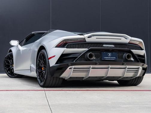 2023 Lamborghini Huracan EVO Spyder