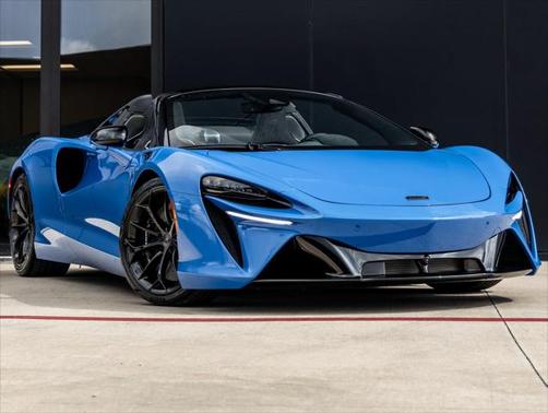 2025 McLaren Artura