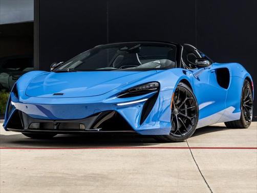 2025 McLaren Artura
