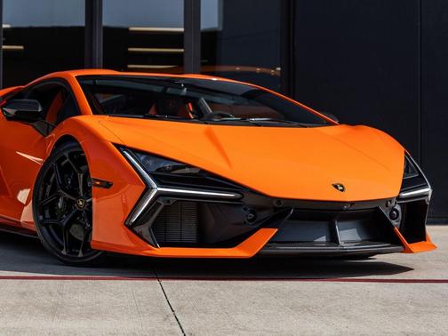 2024 Lamborghini Revuelto Base