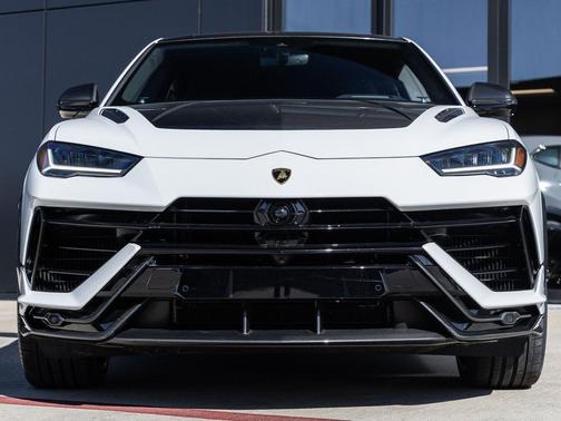 2024 Lamborghini Urus Performante