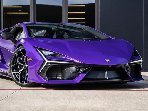 2024 Lamborghini Revuelto Base