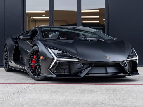 2024 Lamborghini Revuelto 