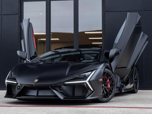 2024 Lamborghini Revuelto 