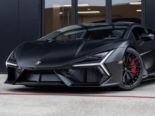 2024 Lamborghini Revuelto 