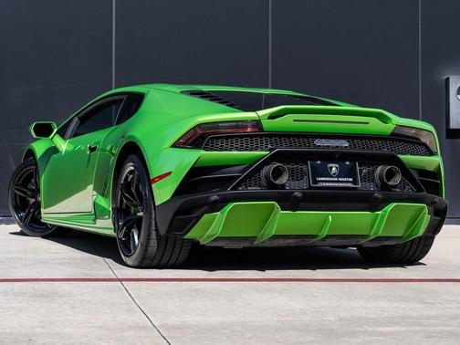 2022 Lamborghini Huracan EVO Coupe RWD