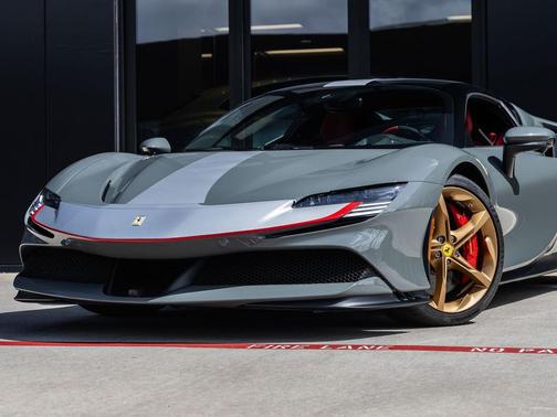 Grigio Medio 2023 Ferrari SF90 Stradale Base